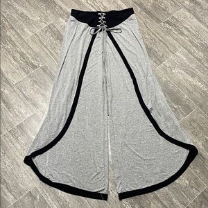 Artistic Taste 2XL Wide-Leg Pants with corset style Lace-Up waist.